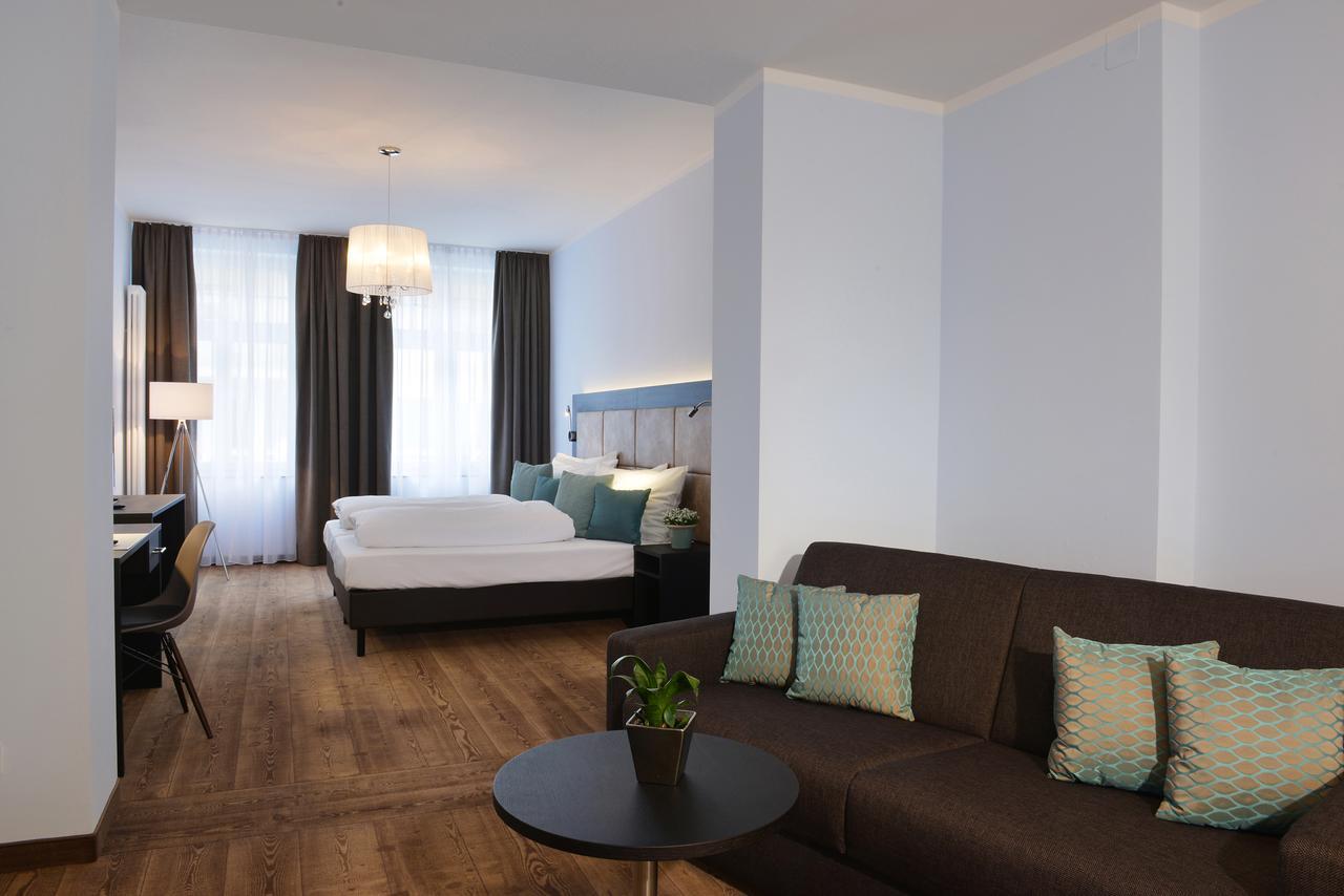 Uhu Gaestehaus Superior Κολωνία Εξωτερικό φωτογραφία